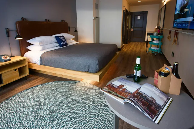 Room, King Bed, Moxy New Orleans Downtown French Quarter Area 1/8