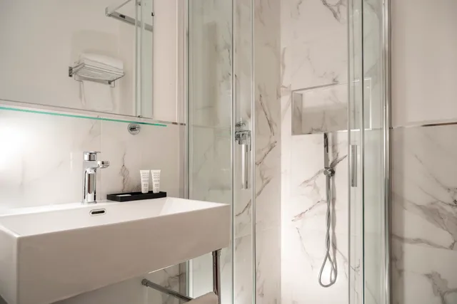 غرفة كلاسيكية بشرفة مفردة بسرير مزدوج، Hotel Re Enzo 4/5