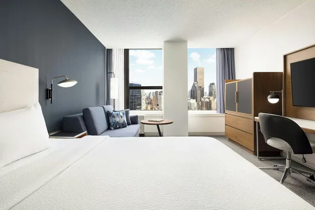 Deluxe, King Bed, Sofa, Courtyard New York Manhattan/Midtown East 7/10
