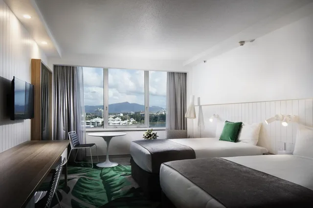 Resort, Twin Beds, Marina View، The Ville Resort - Casino 2/7