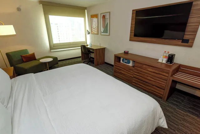 غرفة قياسية بسرير كينج لذوي الإعاقة، HOLIDAY INN SELECT GUADALAJARA 1/4