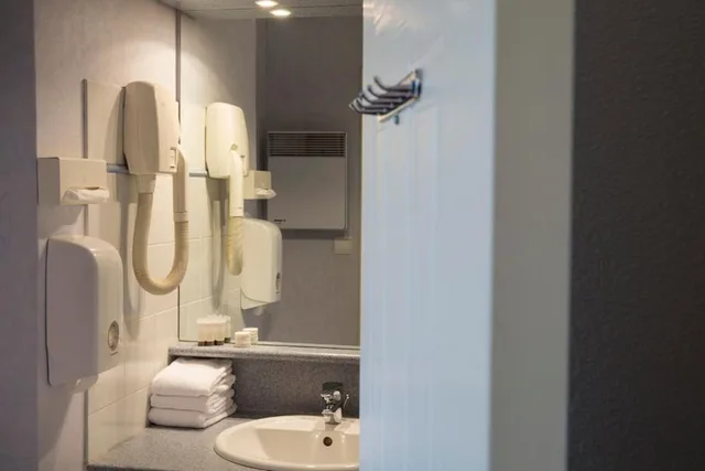 Family, 1 Double and 3 Single Beds، Hotel Les Mesanges 4/5