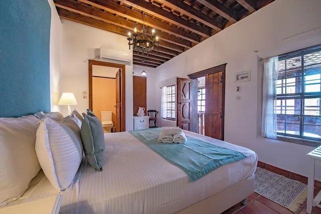 Medium, Double Bed, Saint Artemios Boutique 1/8