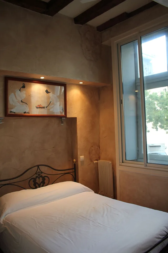 Family Suite, King Bed, 2 Bathrooms, Sofa، Hotel Saint Paul Lyon 1/10