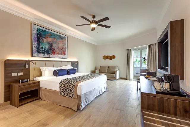 جناح جونيور بجاكوزي، Royalton Splash Punta Cana, An Autograph Collection All-Inclusive Resort & Casino 2/3