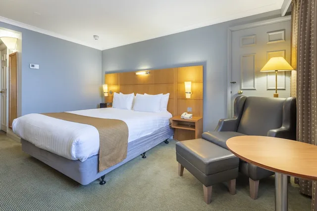 غرفة بريميوم بسرير كوين في طابق مرتفع، Holiday Inn London Sutton 5/10