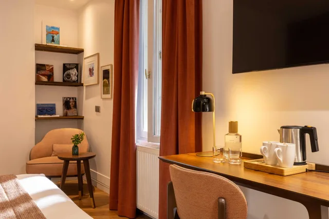 غرفة كومفورت بسرير كوين، Europe Hotel Paris Eiffel 8/8