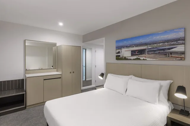 غرفة قياسية بسرير كوين، Travelodge Hotel Sydney Airport 2/5
