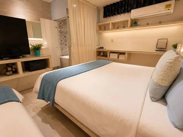 غرفة قياسية رباعية بسريرين مزدوجين، Azure Inn 4/10