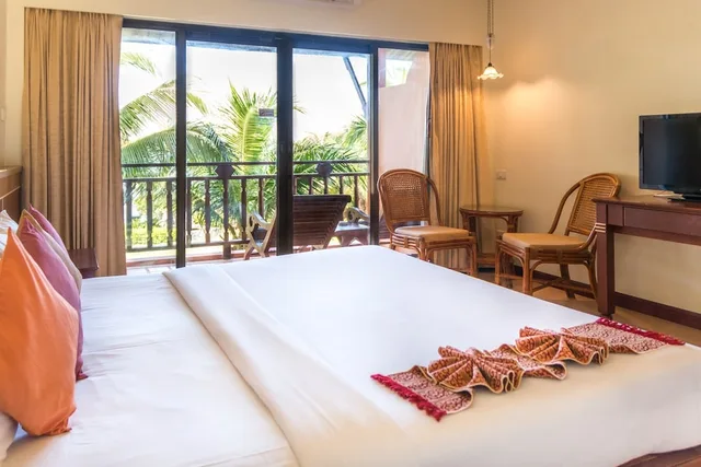غرفة ديلوكس بسريرين منفصلين بإطلالة على البحر، LANTA CASUARINA BEACH RESORT 1/4