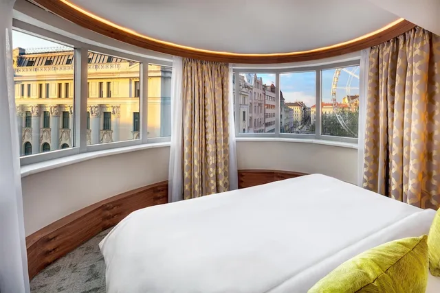 جناح تنفيذي بسرير كينج، Kempinski Hotel Corvinus Budapest 10/10