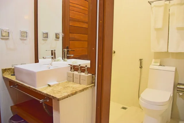 Araamu Holidays and Spa، Male 59/60