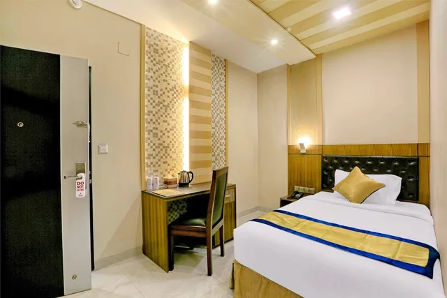 غرفة بريميير بغرفة نوم واحدة مفردة بسرير فردي بحمام خاص، ASIA HOTEL AND RESORTS 1/2