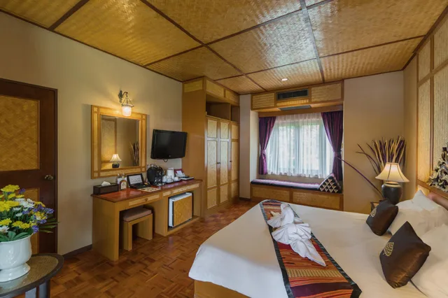 جناح ديلوكس، Coral Hotel Bangsaphan 1/1