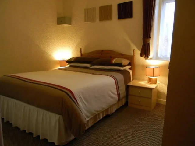 غرفة اقتصادية بسرير مزدوج، The Hawkes Hotel 1/3