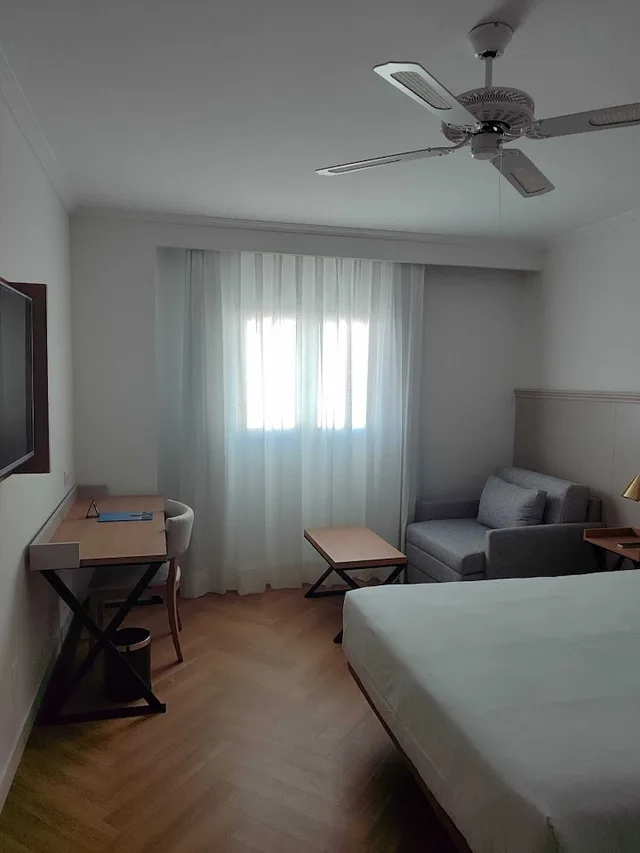 غرفة ديلوكس ثلاثية بسرير مزدوج مع أريكة، Senator Cadiz Spa Hotel 2/3