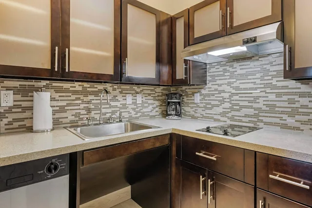 جناح بسريرين كوين بغرفة نوم واحدة بمطبخ لذوي الإعاقة، Staybridge Suites St. Petersburg FL 7/8