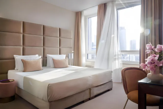 غرفة قياسية بسرير كينج، Flemings Selection Hotel Frankfurt-City 1/1