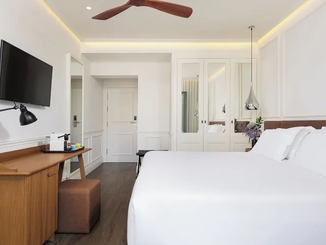 غرفة ديلوكس بشرفة مفردة بسرير كوين، H10 Universitat Hotel 3/6