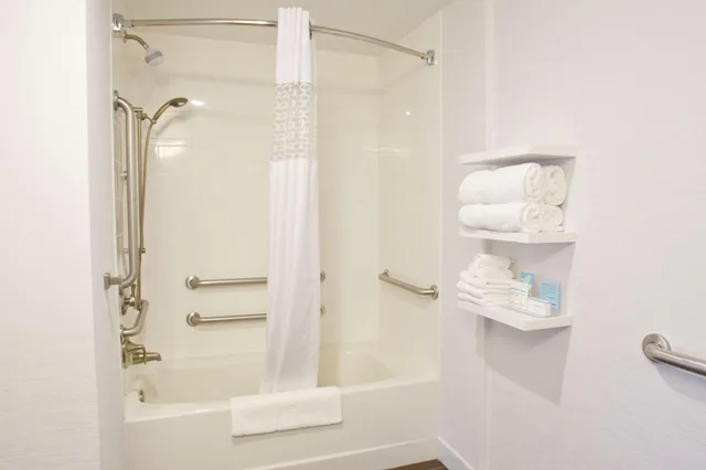 جناح بسرير كينج، Hampton Inn & Suites Boise/Nampa at the Idaho Center 2/3