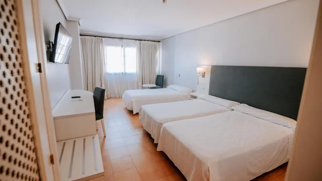 Triple Room 3AD، Bahia Sur Hotel 8/10