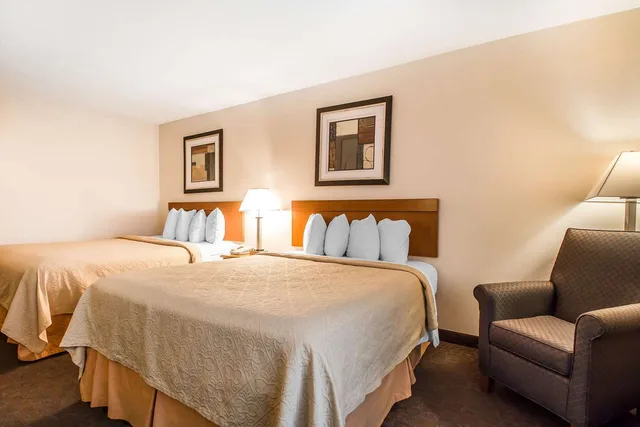 غرفة بسريرين كوين، Quality Inn Morris I-80 3/3