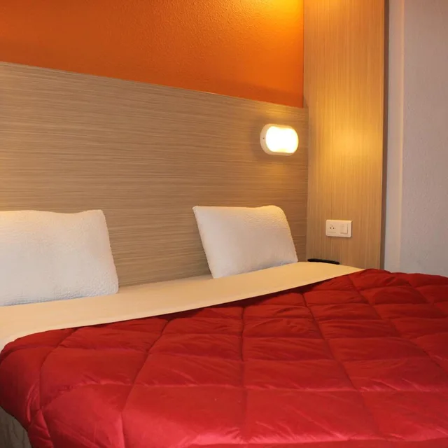 Room, Double Bed, Premiere Classe Saint Quentin En Yvelines Elancour 3/7