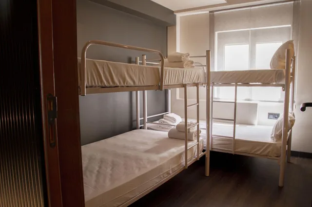 غرفة عائلية، Letoh Letoh Gran Via 2/2