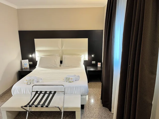 غرفة ديلوكس بسرير كوين، Hotel Euro House Suites 1/2