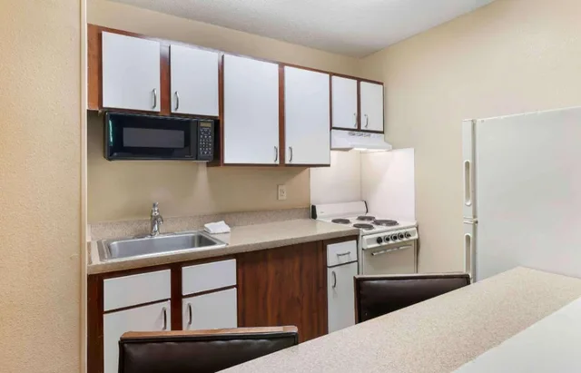 Deluxe, 2 Queen Beds, Extended Stay America - St. Louis - Earth City 5/6