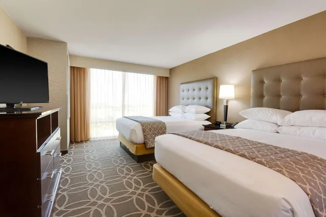 2 Rooms, Suite, Multiple Beds, Sofa, High Floor، Drury Inn & Suites Dallas Frisco 1/3