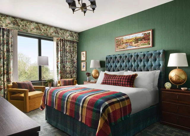 Graduate, Junior Suite, Double Bed، Graduate by Hilton East Lansing 2/3