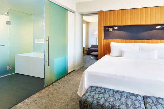 Deluxe, Suite, The Westin Galleria Dallas 1/3