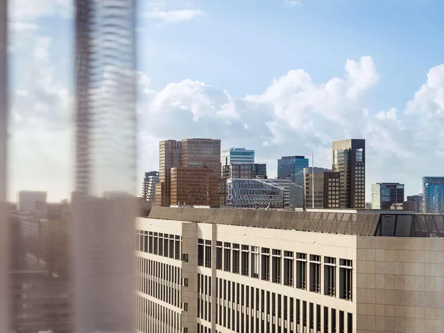 غرفة قياسية بسرير كوين، Novotel Amsterdam City Hotel 1/8