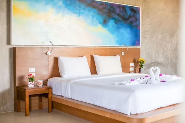 غرفة بريميير فاخرة بسرير مزدوج بإطلالة على الحديقة، B2 Sea View Pattaya Boutique Budget Hotel 1/4