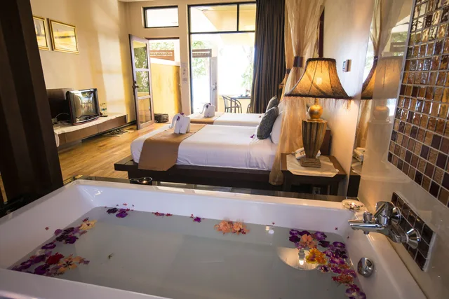 غرفة ديلوكس بسرير كينج بإطلالة على البحر، Koh Chang Cliff Beach Resort 4/4