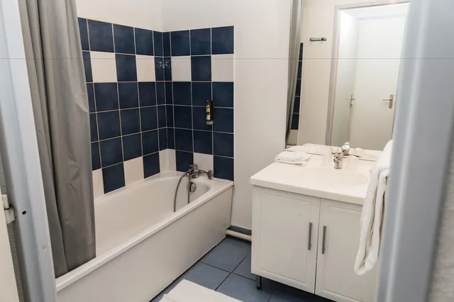 شقة بسرير كوين بغرفة نوم واحدة مع أريكة، Garden City Lyon Lissieu 3/3