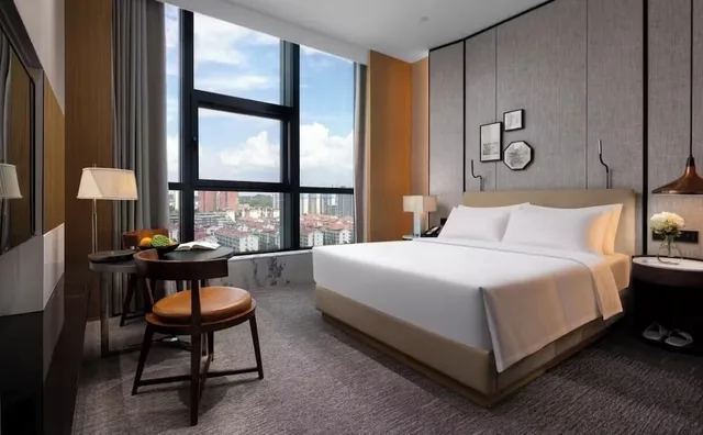 غرفة بسرير كينج بحوض استحمام، Howard Johnson by Wyndham Wenting Hotel Changsha 2/4