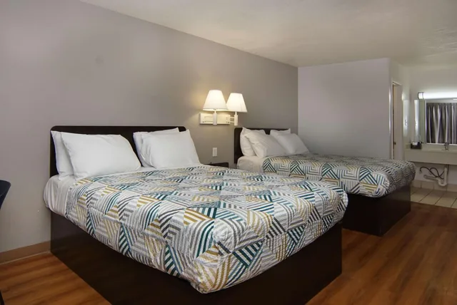 غرفة بسريرين كوين للمدخنين، Motel6 Lancaster, TX - DeSoto - Lancaster 1/8