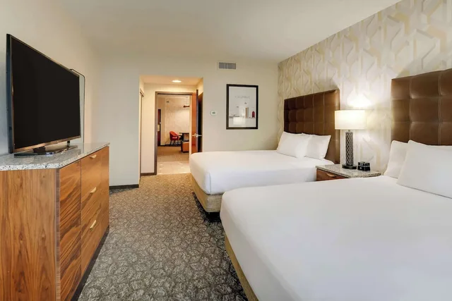 جناح بسريرين كوين في طابق مرتفع، Drury Plaza Hotel Columbus Downtown 2/4
