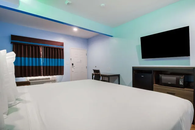 Room, King Bed, Accessible, Americas Best Value Inn Aldine Westfield 1/3