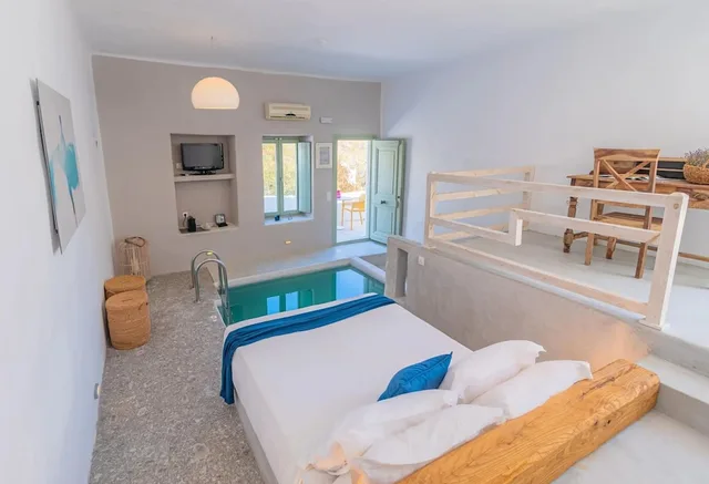 Interior, Honeymoon, Suite, Double Bed, Sea View, Plunge Pool، Pylaia Boutique Hotel 3/5