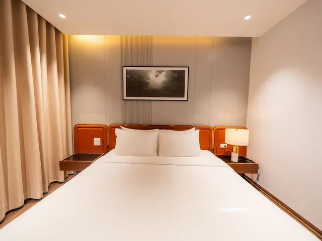 Deluxe, King Bed, City View, San Seize Hanoi Hotel 5/10