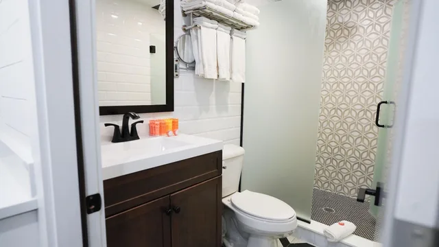 غرفة ثلاثية بسرير كوين، Devon Shores 3/3