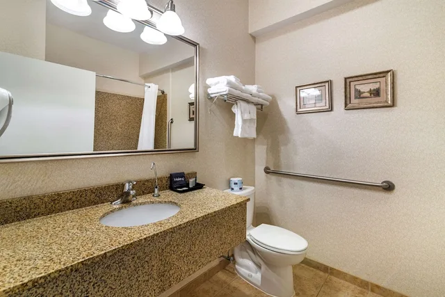 جناح بسرير كينج، Maine Evergreen Hotel Ascend Hotel Collection 9/10