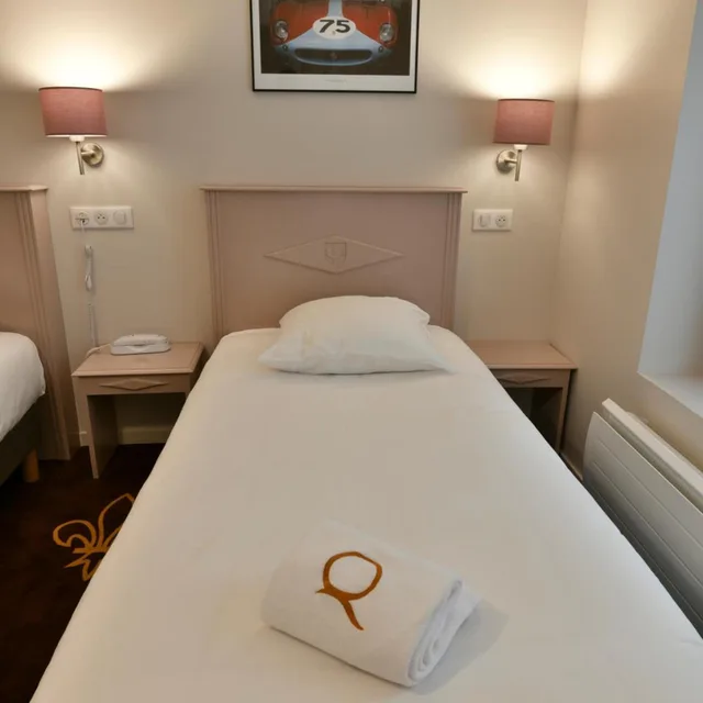 غرفة ثلاثية، Inter Hotel Le Roncevaux 9/9