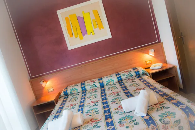 غرفة عائلية رباعية بسرير مزدوج وسرير بطابقين، Hotel Azzorre Antille 5/6