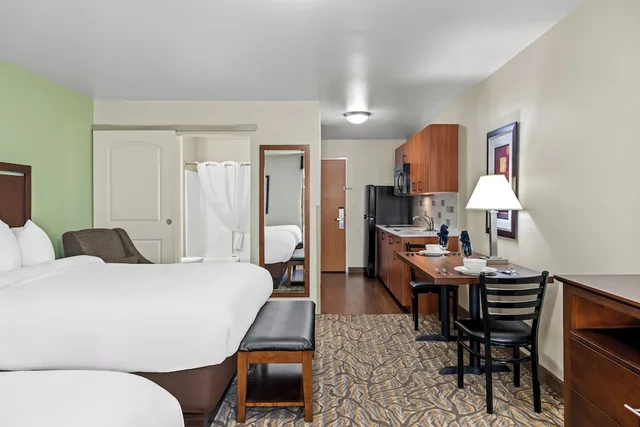 جناح بسريرين كوين بمطبخ لذوي الإعاقة، Ledgestone Hotel Billings 4/8
