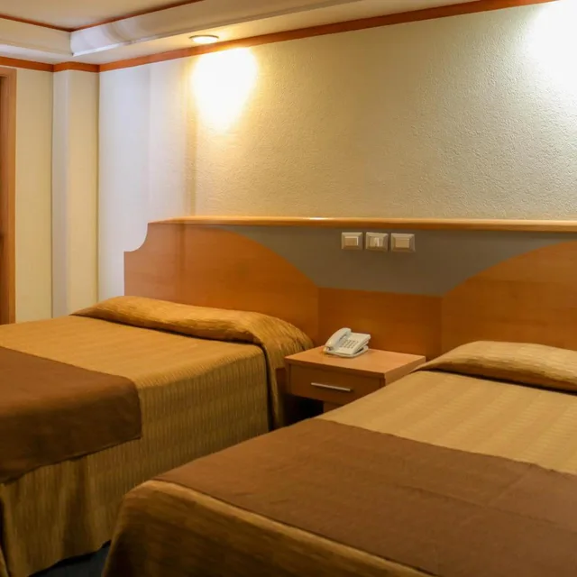 Room, 2 Double Beds, Hotel Milan 4/4