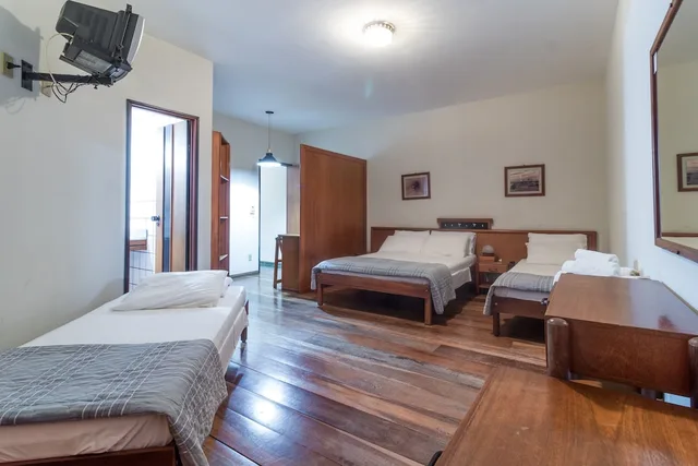 غرفة قياسية رباعية بسرير مزدوج وسريرين منفصلين، Praia Sol Hotel by Castelo Itaipava 3/3